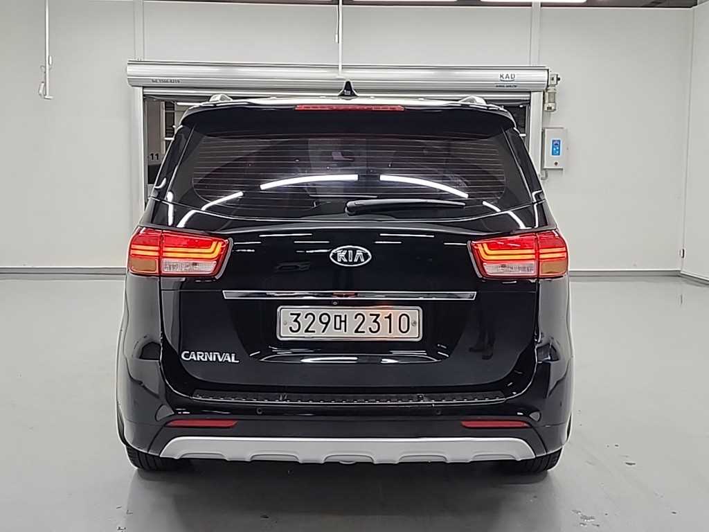 KIA Carnival - Vista 3