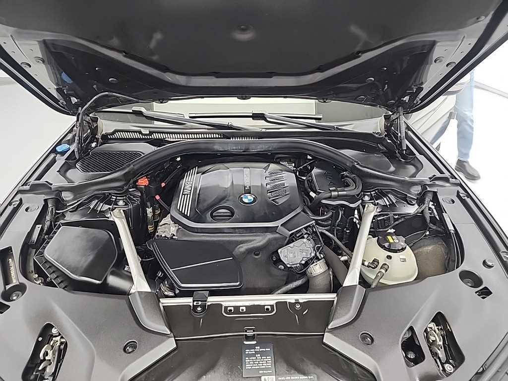 BMW 5 Series - Vista 5