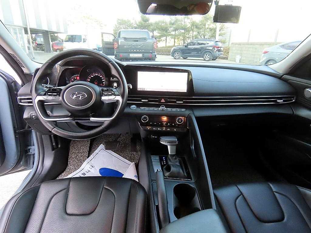 HYUNDAI Avante - Vista 7