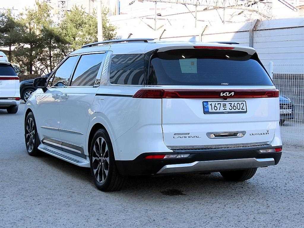 KIA Carnival - Vista 3