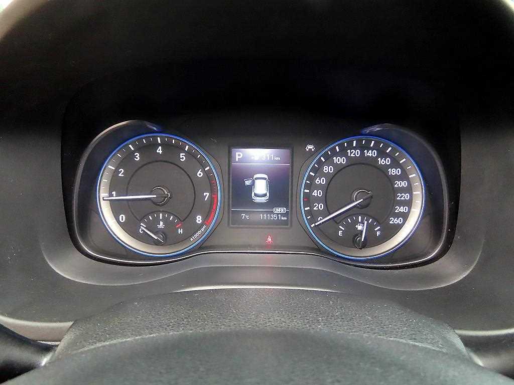 HYUNDAI Kona - Vista 9