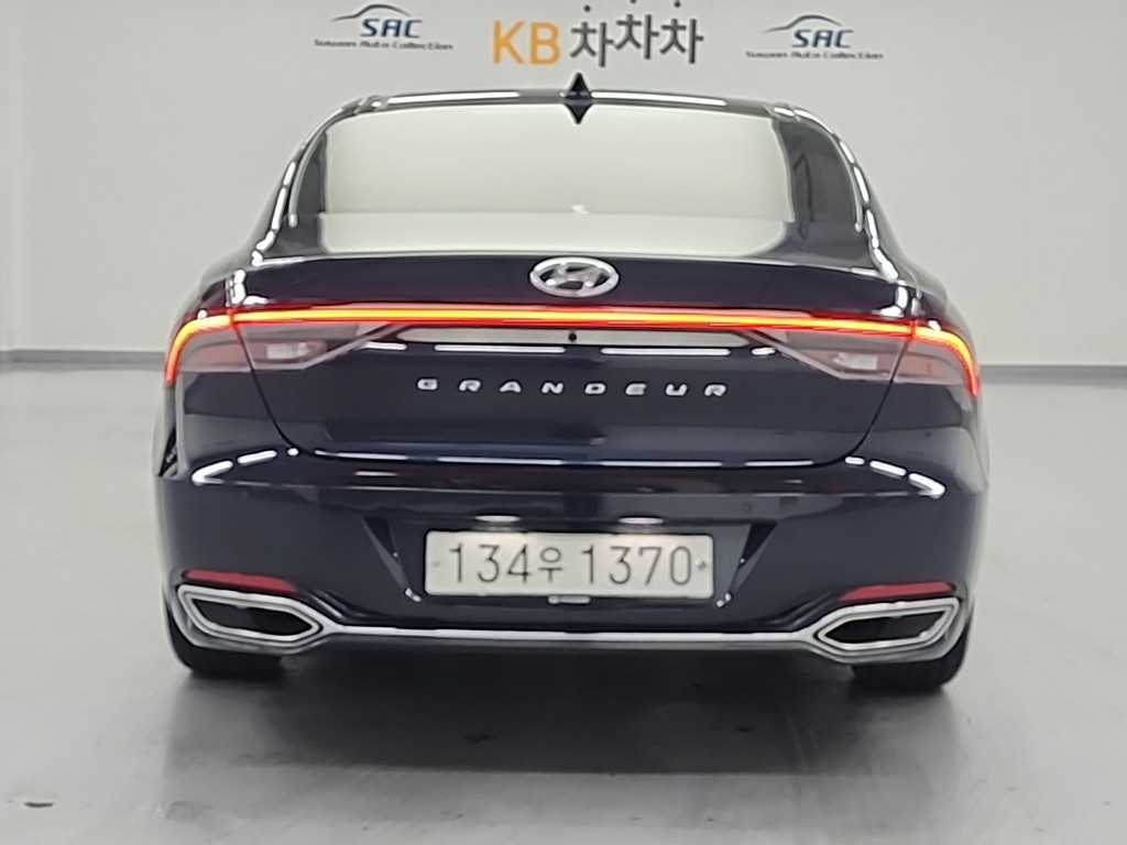 HYUNDAI Grandeur - Vista 3