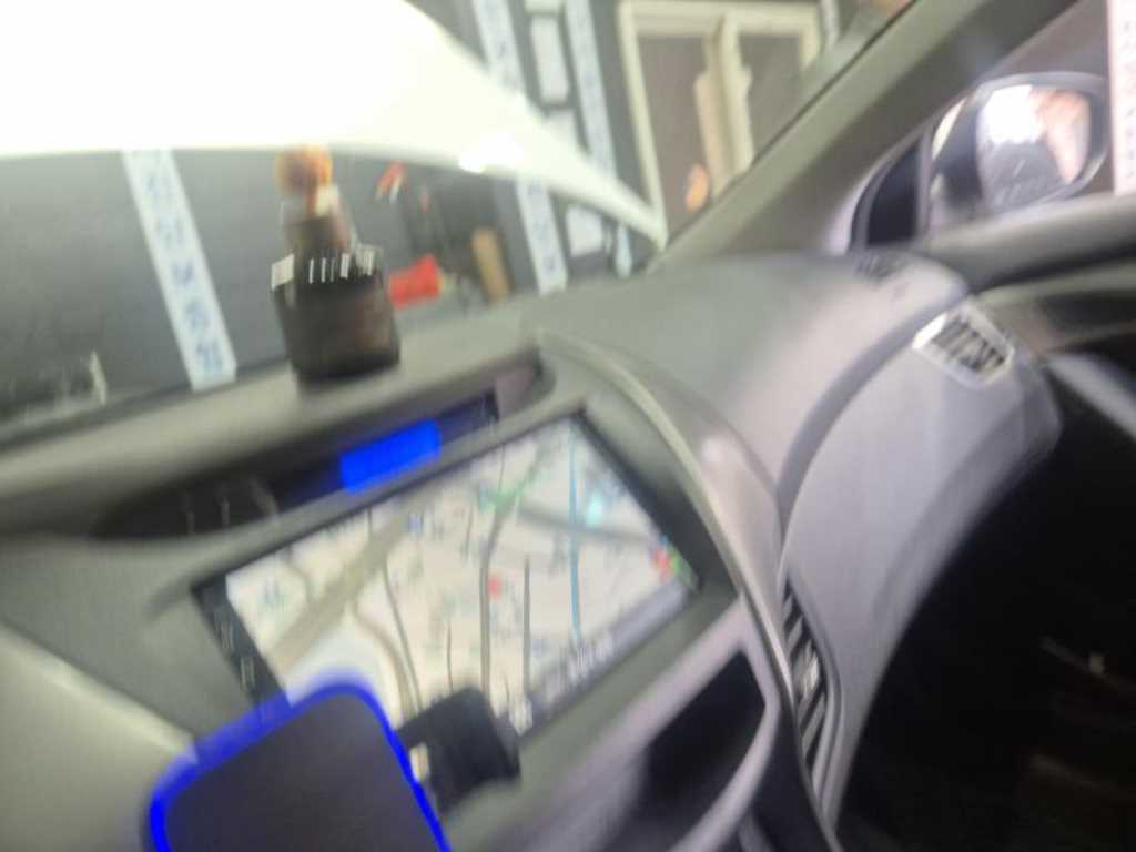 HYUNDAI Avante - Vista 9