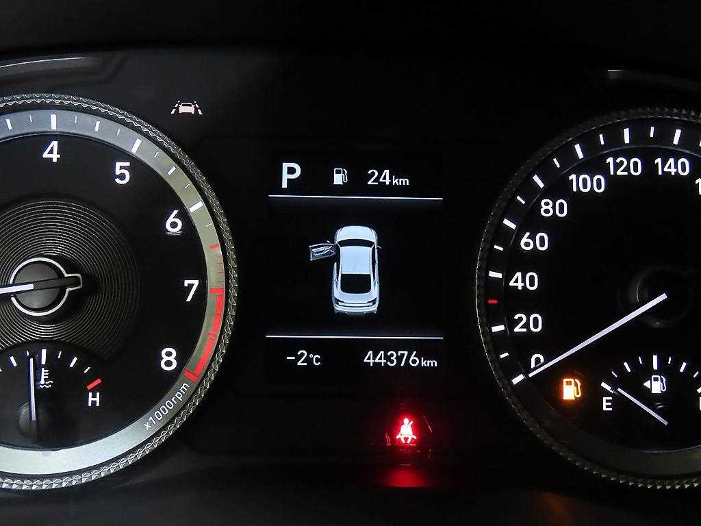 HYUNDAI Sonata - Vista 9