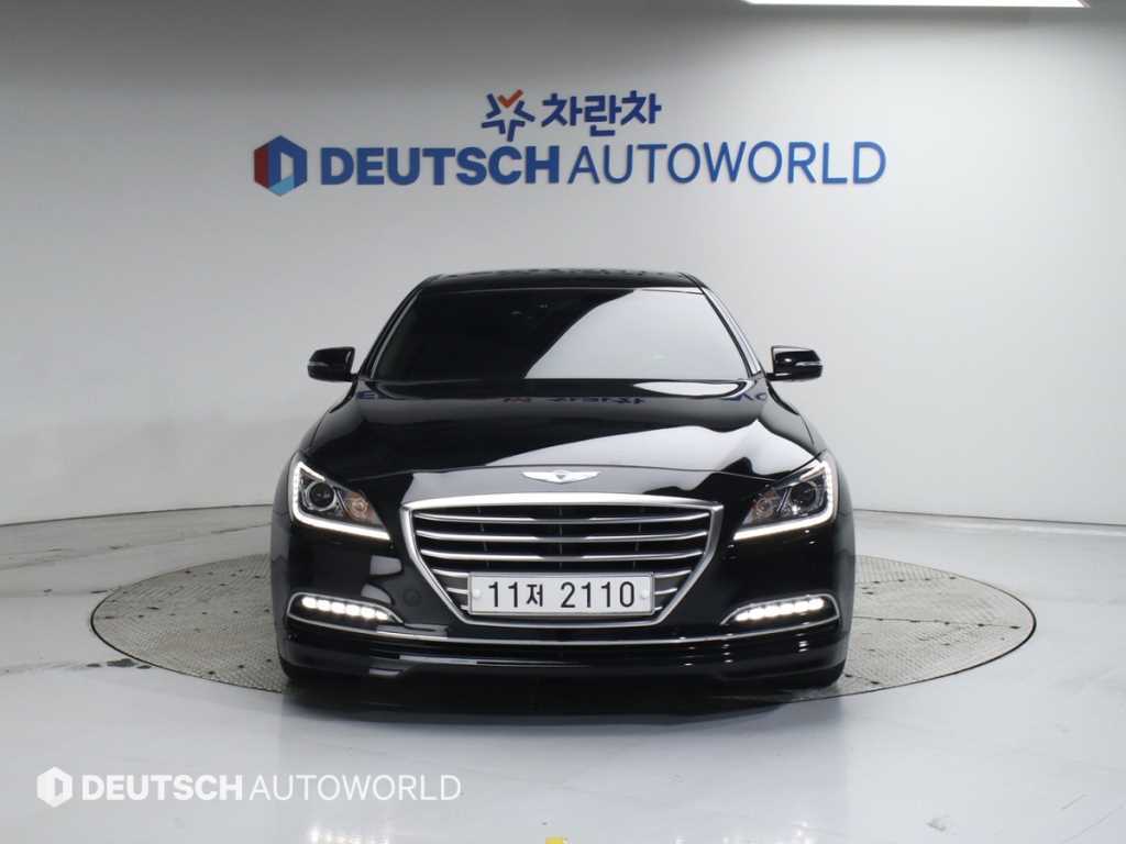 HYUNDAI Genesis - Vista 3