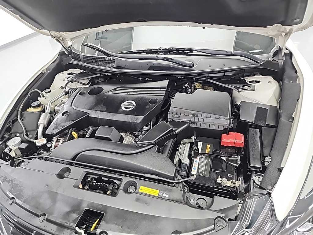 Nissan Altima - Vista 5