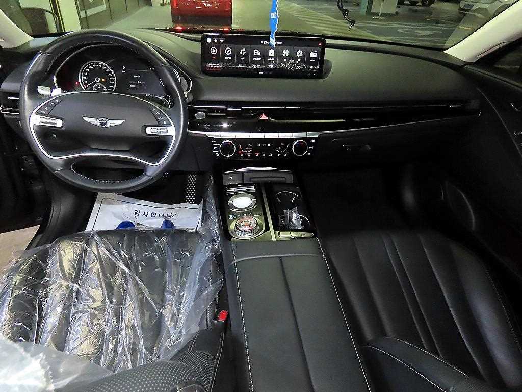 Genesis G80 - Vista 10