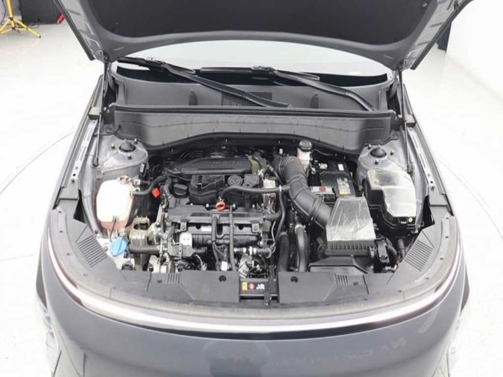 HYUNDAI Kona - Vista 6