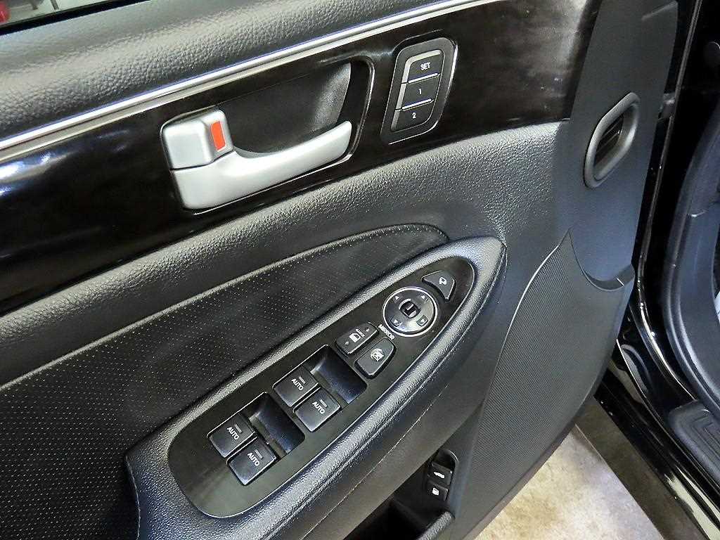 HYUNDAI Genesis 2012 Negro - Importación desde Corea - HF Imports Iquique - Foto 13