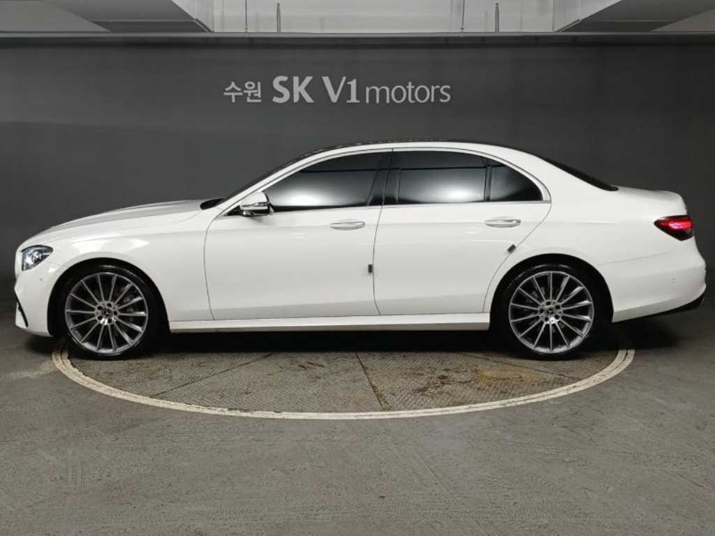 Mercedes Benz E class - Vista 4