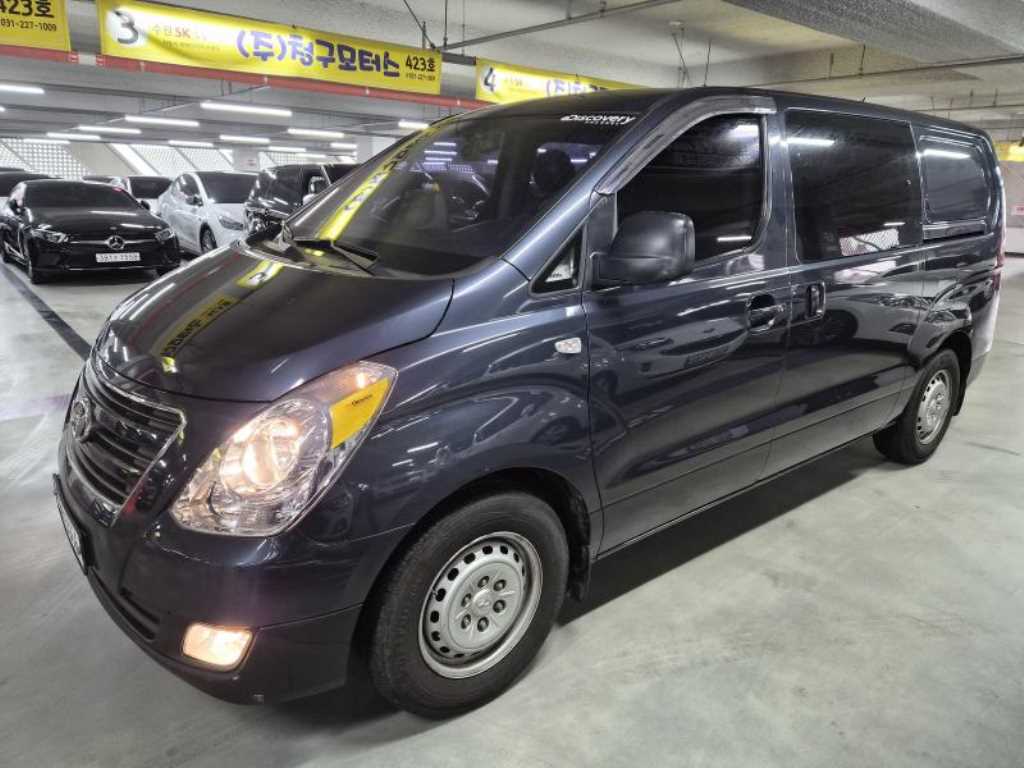 HYUNDAI Starex - Vista 2