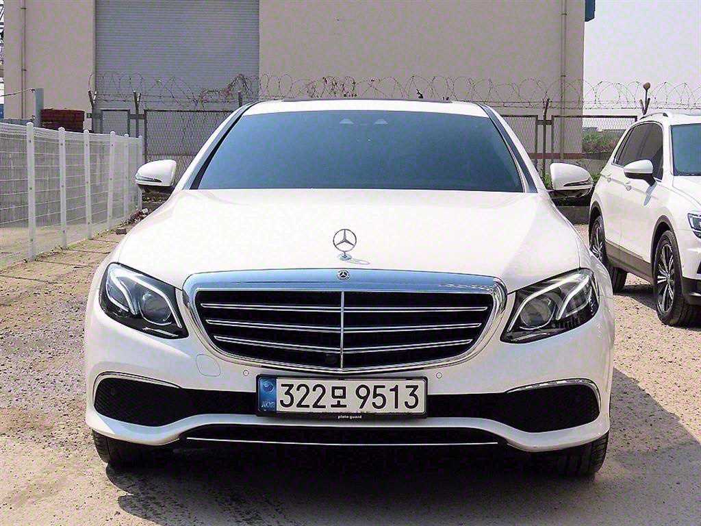 Mercedes Benz E class 2018 Blanco - Importación desde Corea - HF Imports Iquique - Foto 1