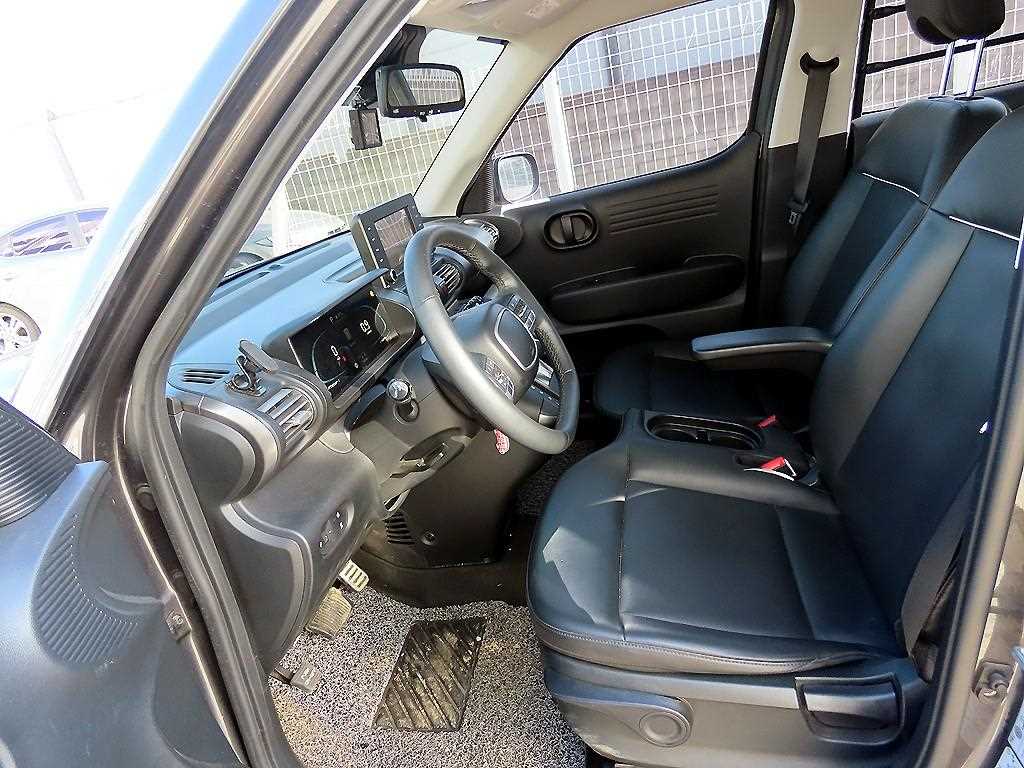 HYUNDAI Casper - Vista 5