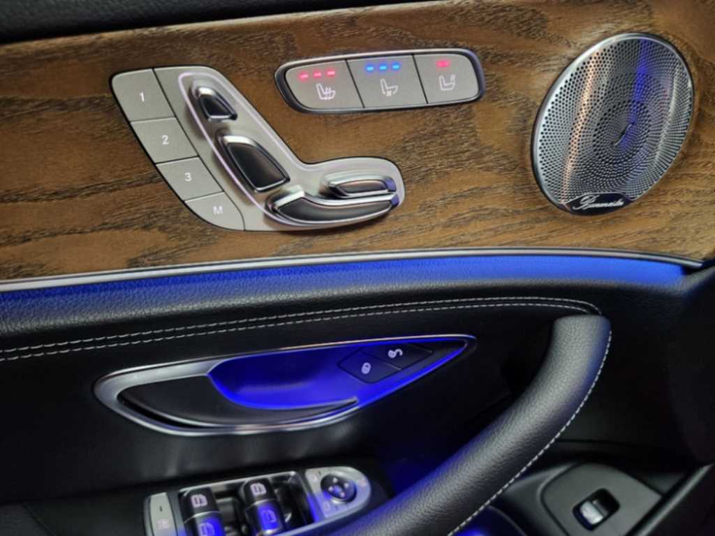 Mercedes Benz E class - Vista 5