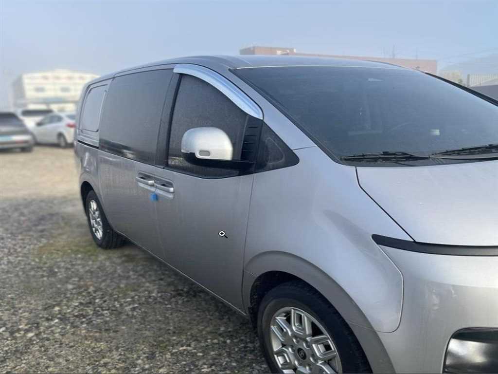 HYUNDAI Staria - Vista 3