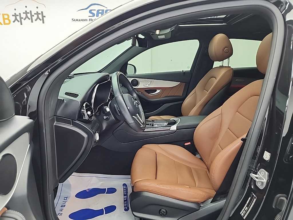 Mercedes Benz GLC Class - Vista 11