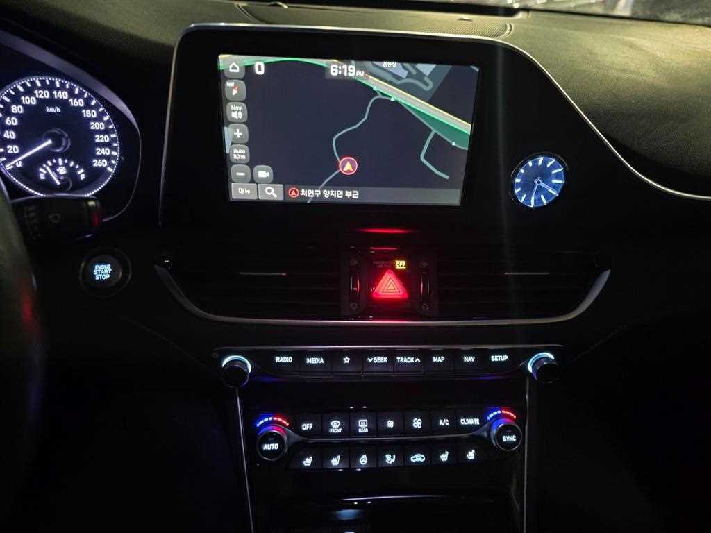 HYUNDAI Grandeur - Vista 11