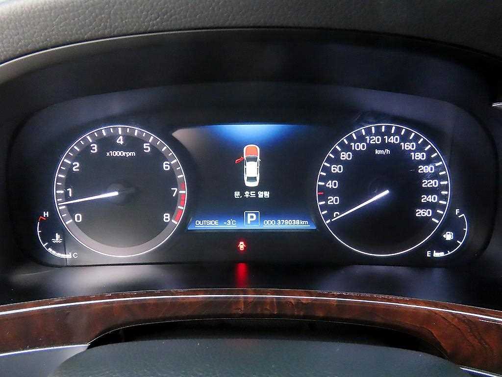 HYUNDAI Equus - Vista 9