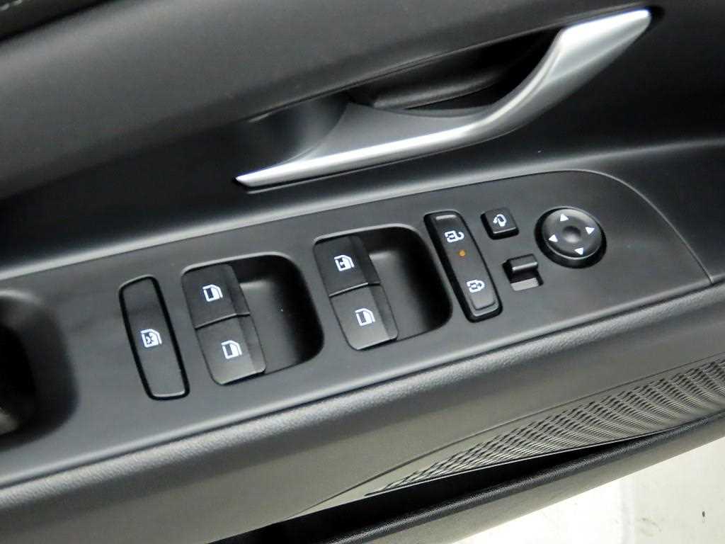 HYUNDAI Avante - Vista 11