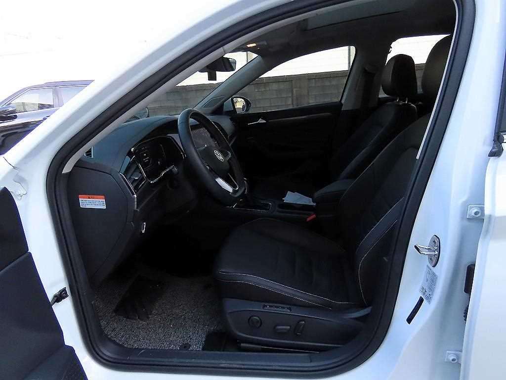 Volkswagen Jetta - Vista 5