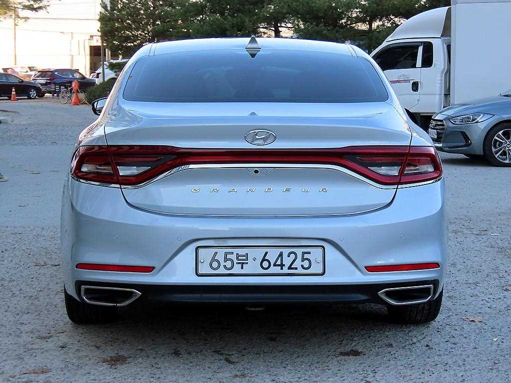 HYUNDAI Grandeur - Vista 4