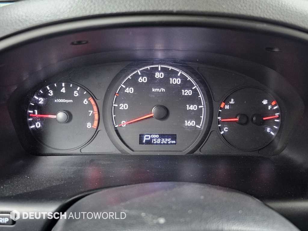 HYUNDAI Starex - Vista 8