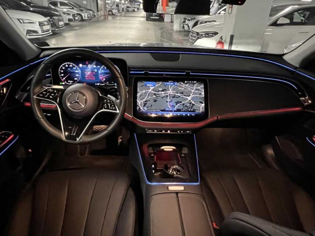 Mercedes Benz E class - Vista 10