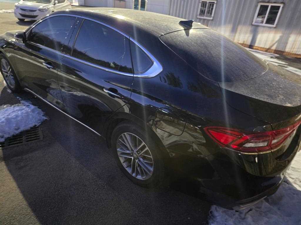 HYUNDAI Grandeur - Vista 5