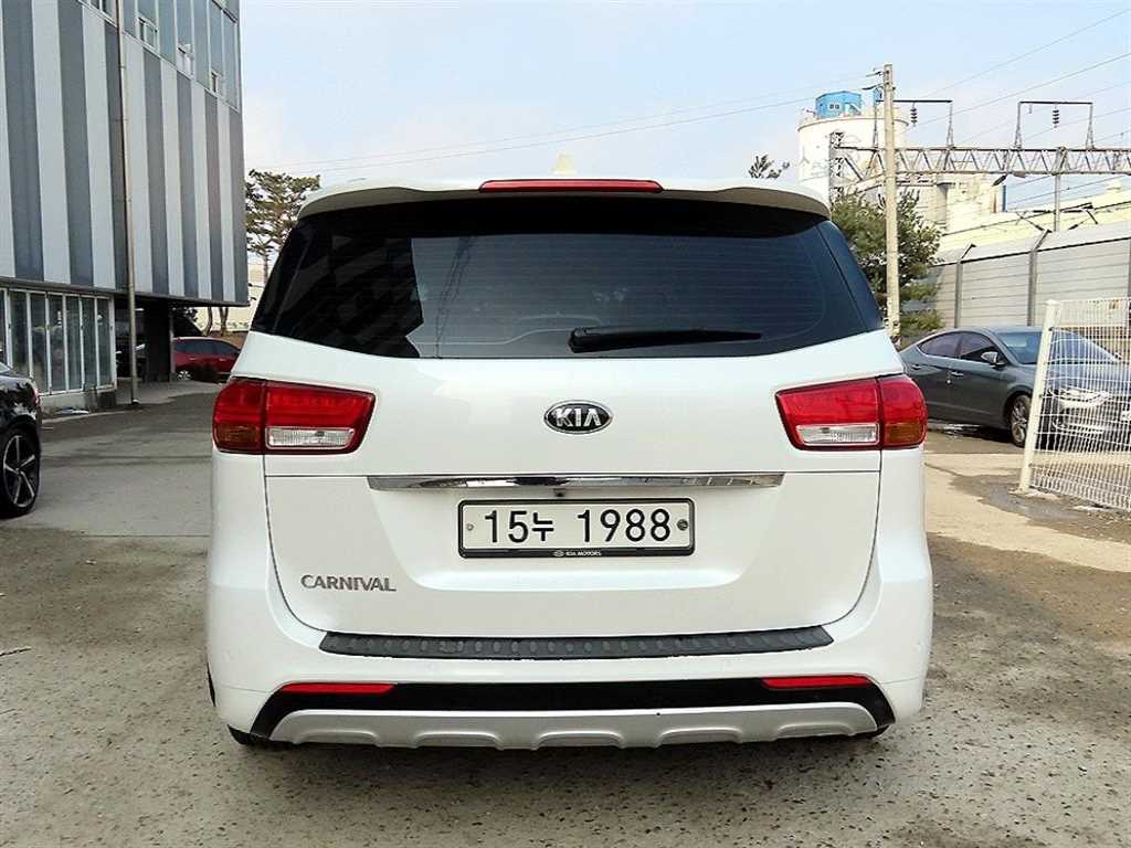 KIA Carnival - Vista 4