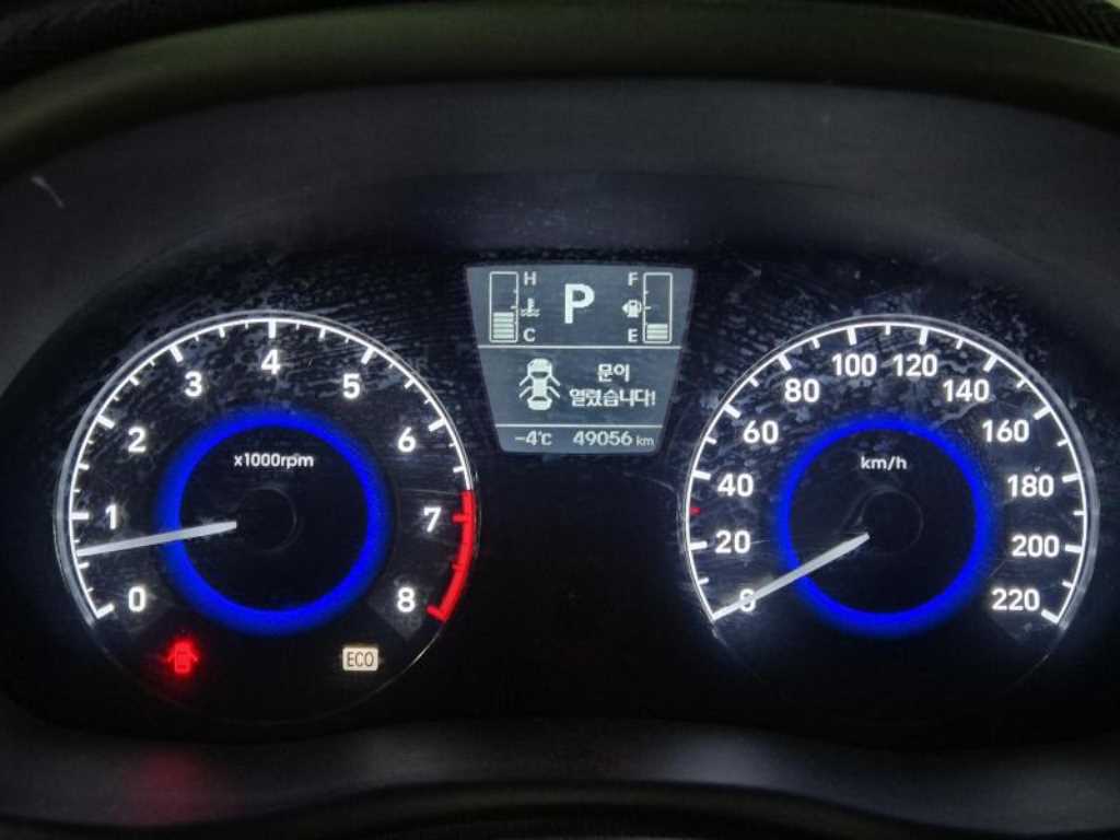 HYUNDAI Accent - Vista 10