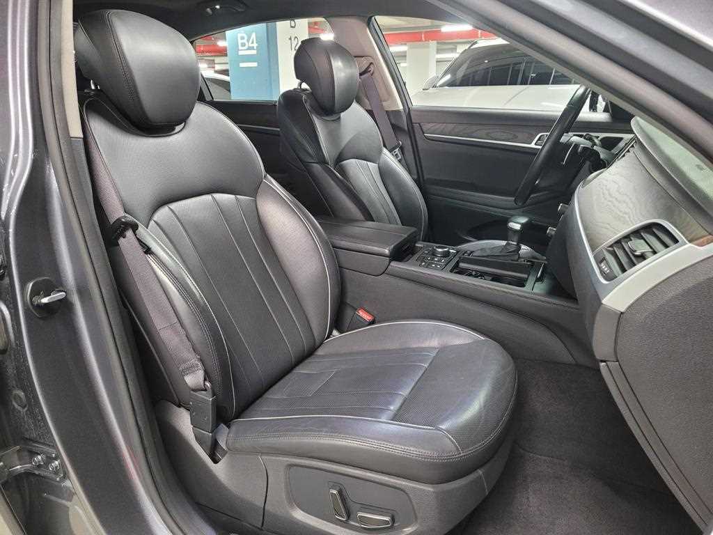 HYUNDAI Genesis - Vista 7