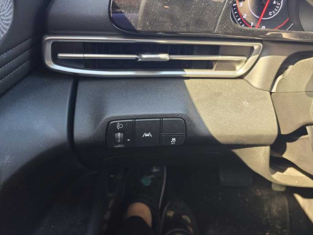 HYUNDAI Avante - Vista 11