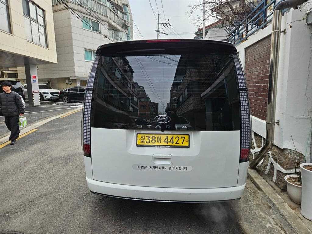 HYUNDAI Staria - Vista 4