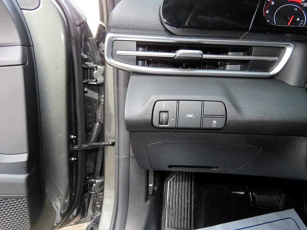 HYUNDAI Avante - Vista 12