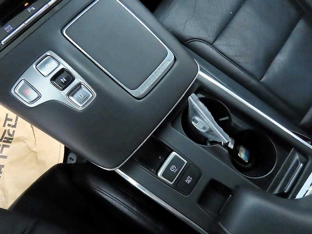 HYUNDAI Grandeur - Vista 10