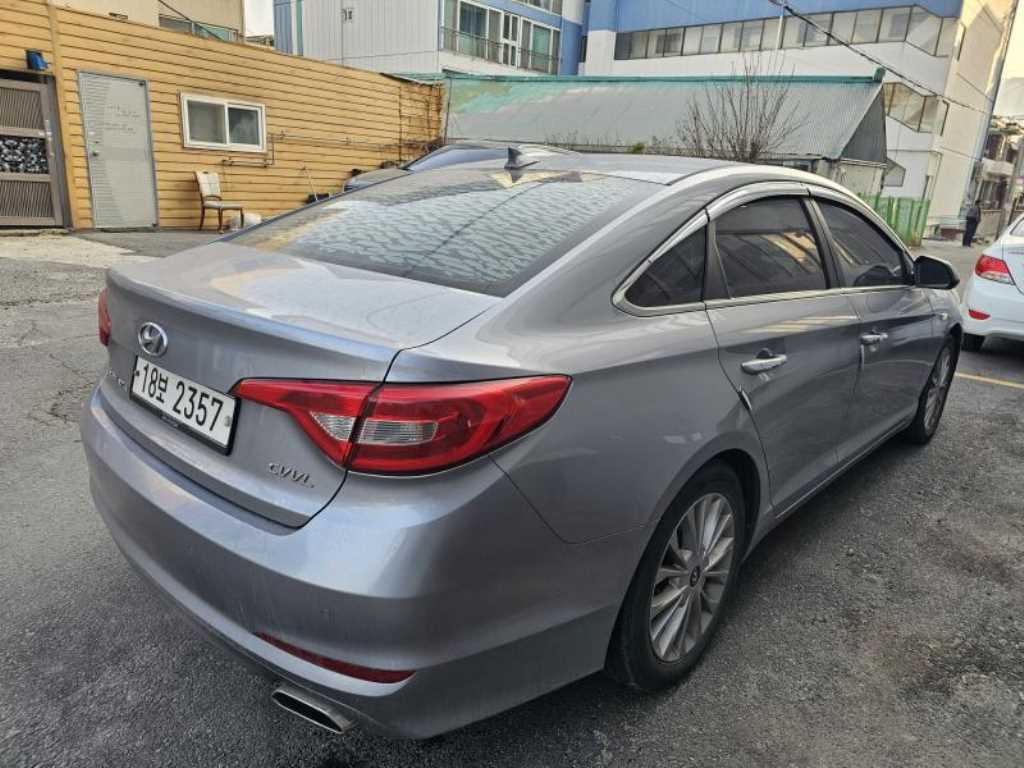 HYUNDAI Sonata - Vista 2