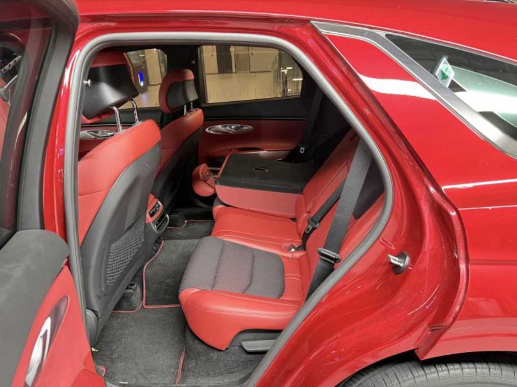 Genesis GV70 - Vista 11