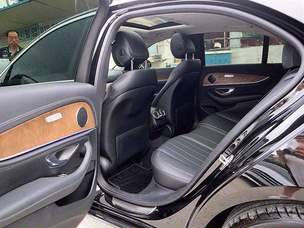 Mercedes Benz E class - Vista 7