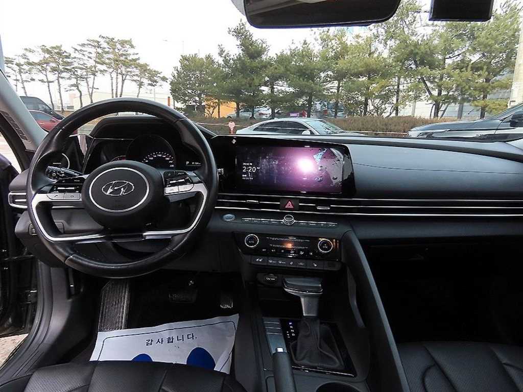 HYUNDAI Avante - Vista 7