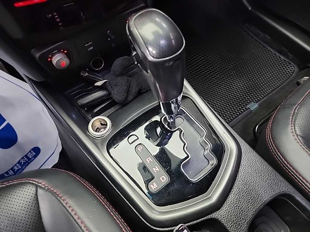 Ssangyong Tivoli - Vista 8