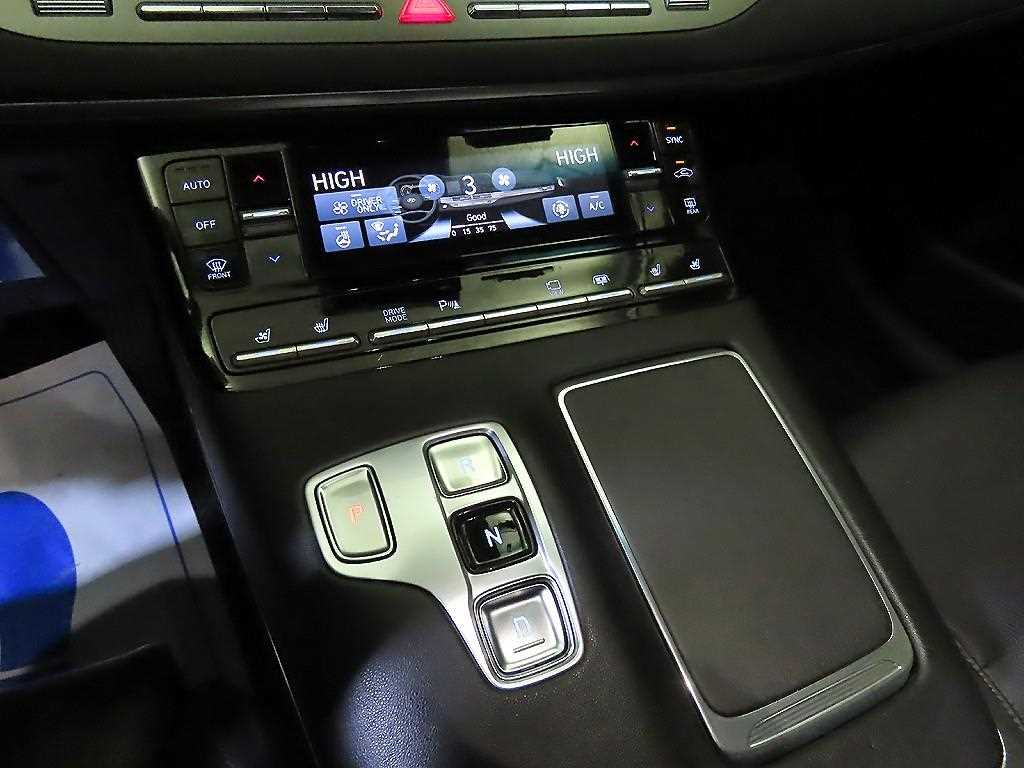 HYUNDAI Grandeur - Vista 12