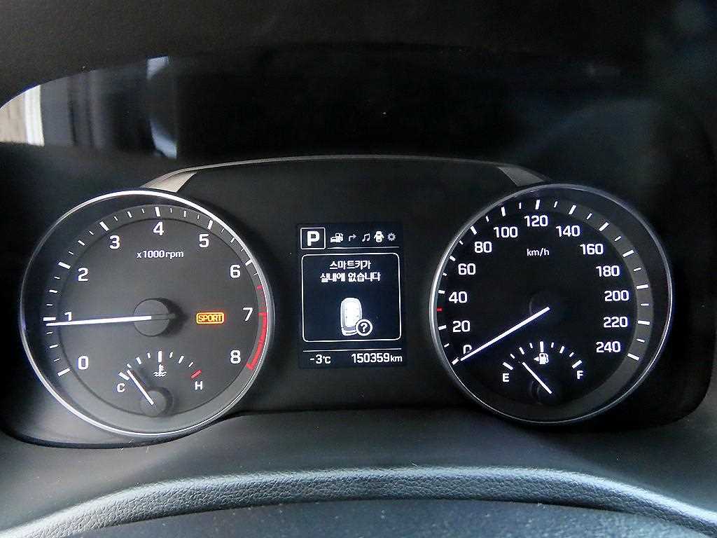 HYUNDAI Avante - Vista 9