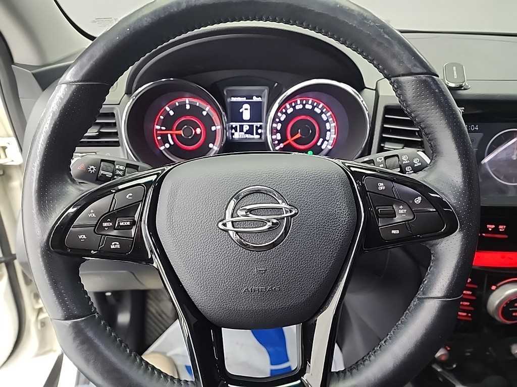 Ssangyong Tivoli - Vista 9