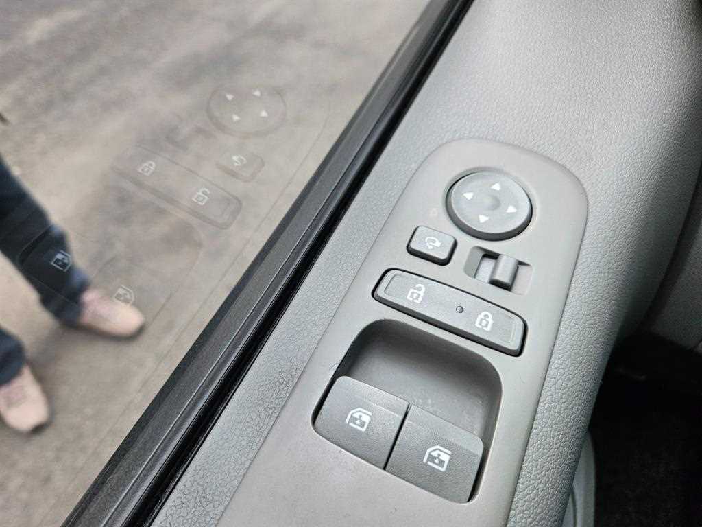 HYUNDAI Staria - Vista 12