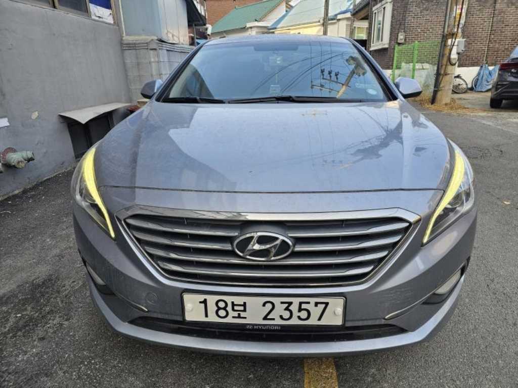 HYUNDAI Sonata - Vista 3