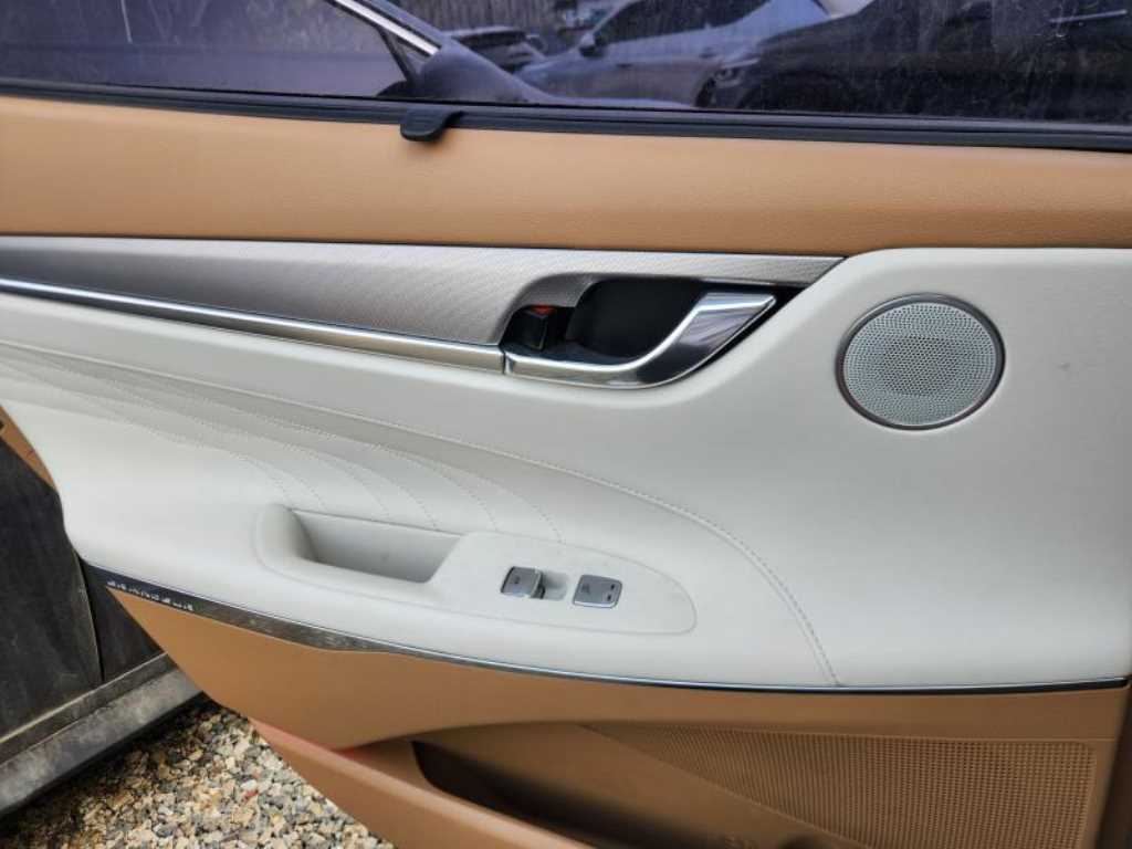 HYUNDAI Grandeur - Vista 11