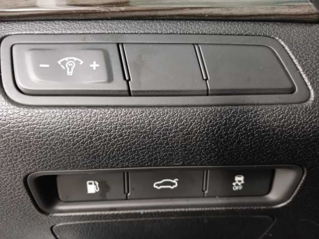 HYUNDAI Sonata - Vista 8