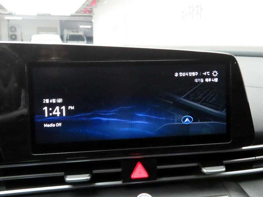 HYUNDAI Avante - Vista 9