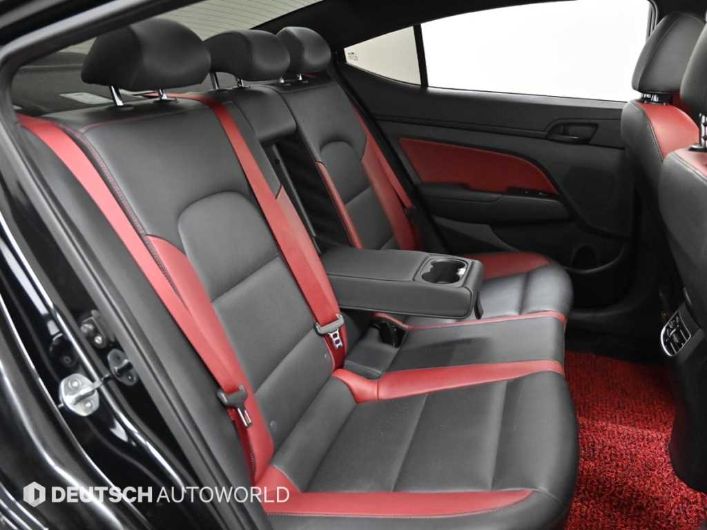 HYUNDAI Avante - Vista 12