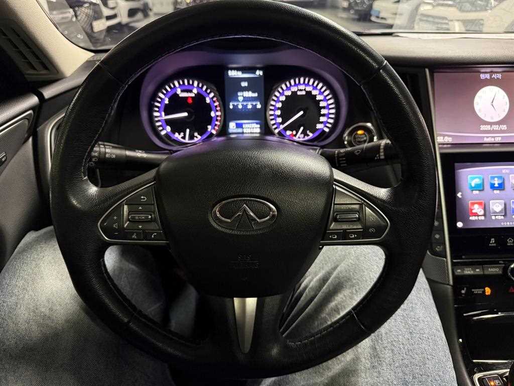 Infiniti Q - Vista 11